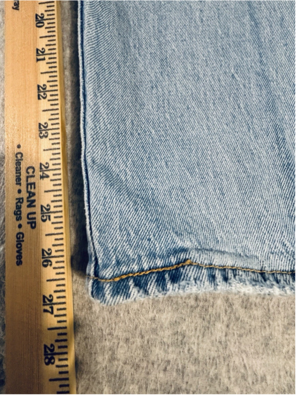 Levi’s Premium Wedgie Straight Jeans Women 29x28 Light Wash Distressed Denim - Picture 10 of 12